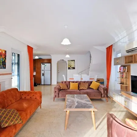 Hisaroenue, Center Luxury فيلة *